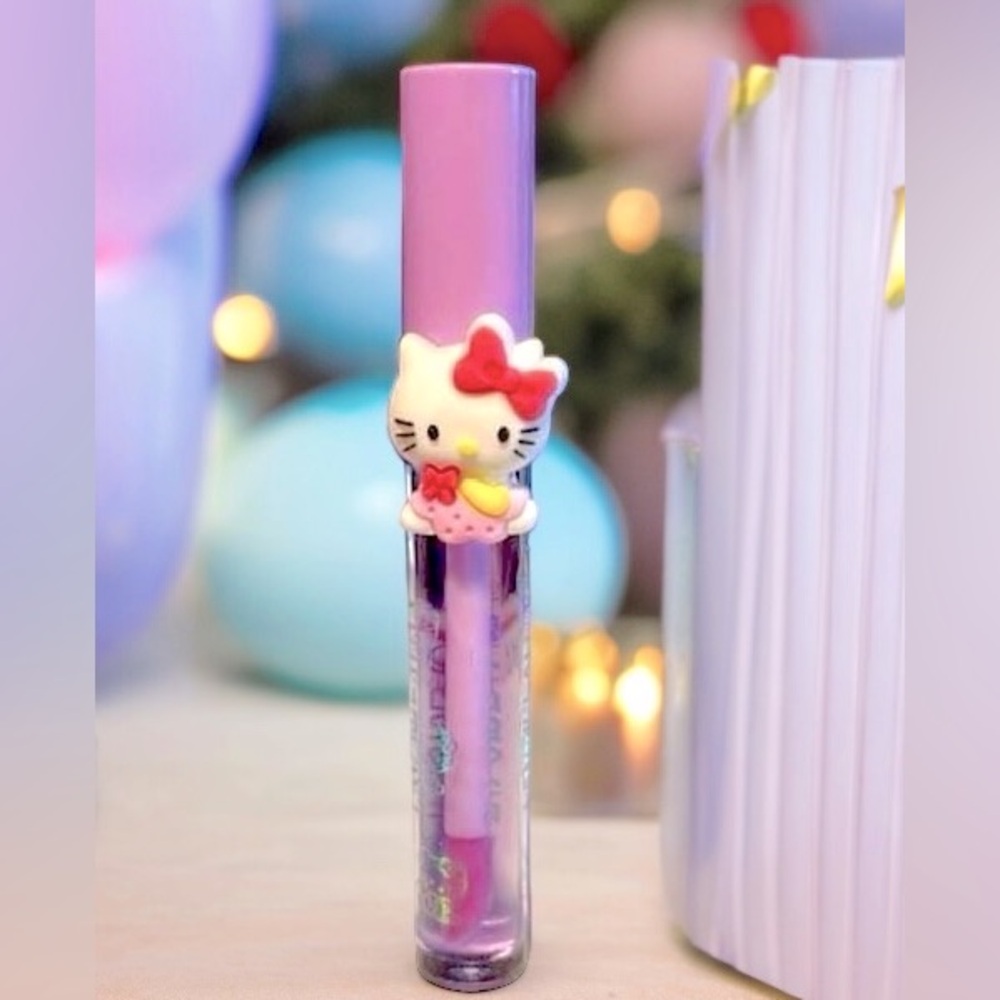 Hello Kitty Magic Lip Oil - Moisturizes And Magically Tints Your Lips! NEW!